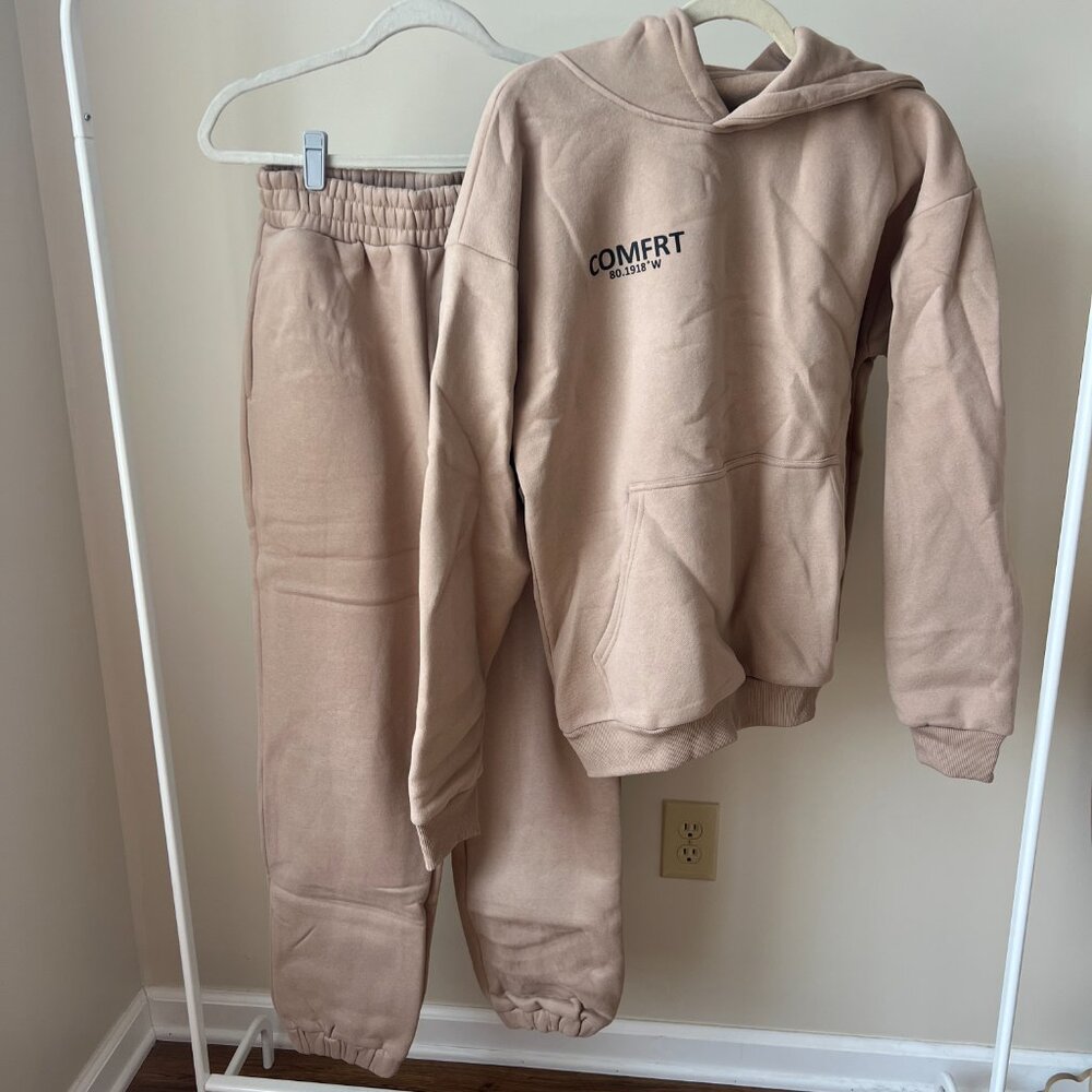 *NWT* COMFRT Coordinate Hoodie & Sweatpants Set Unisex